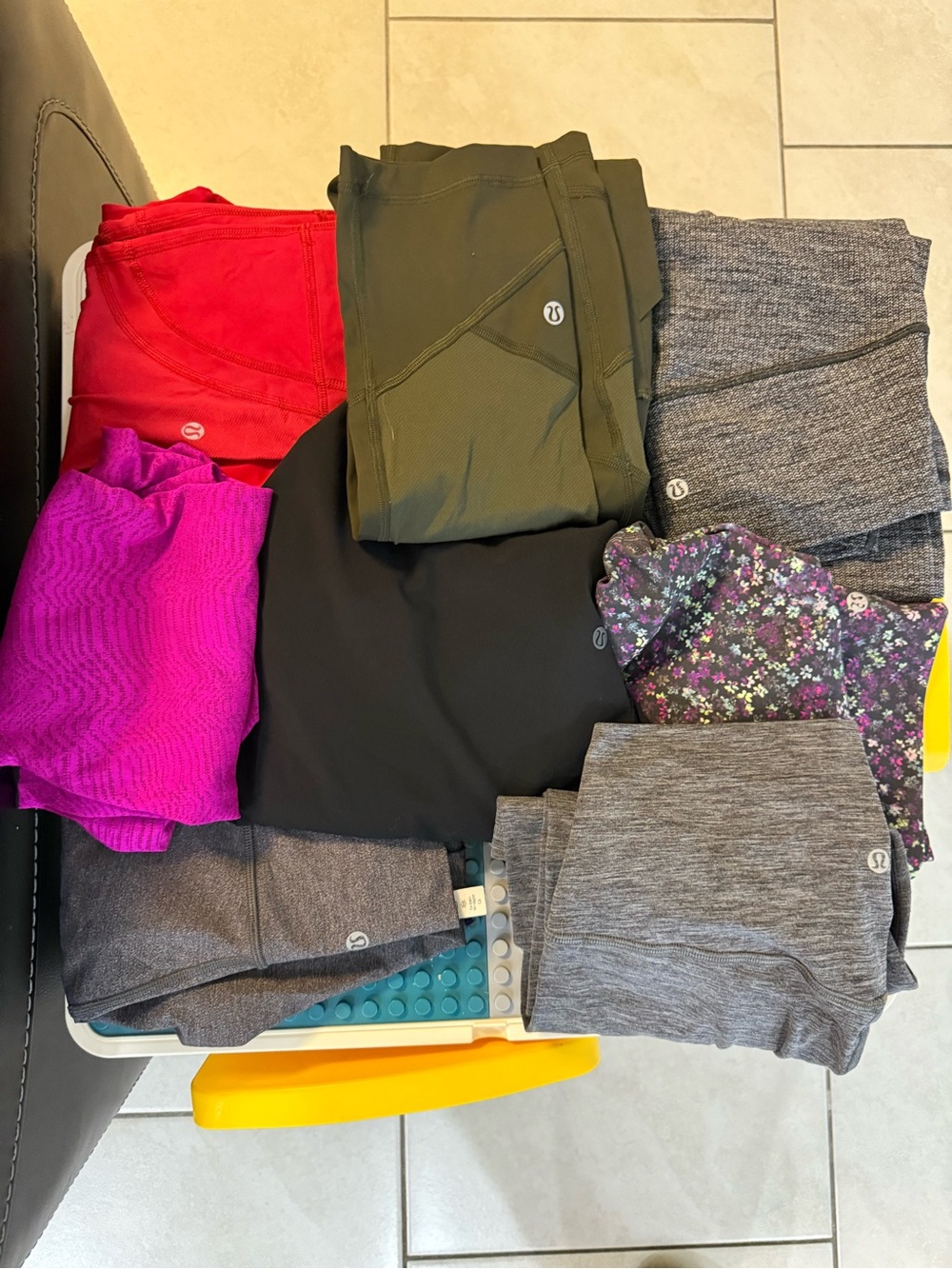 Lot Lululemon athletica Green Active Leggings, shorts, pullover